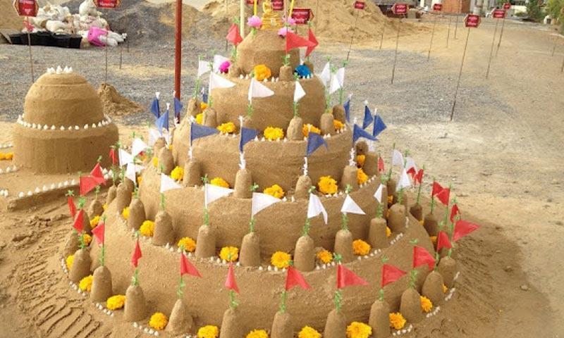 Sand-Stupas-