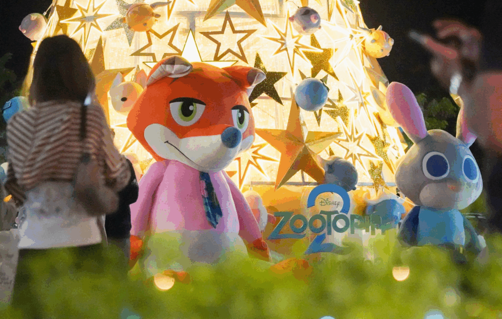 Maya Lifestyle Christmas with Nick & Judy